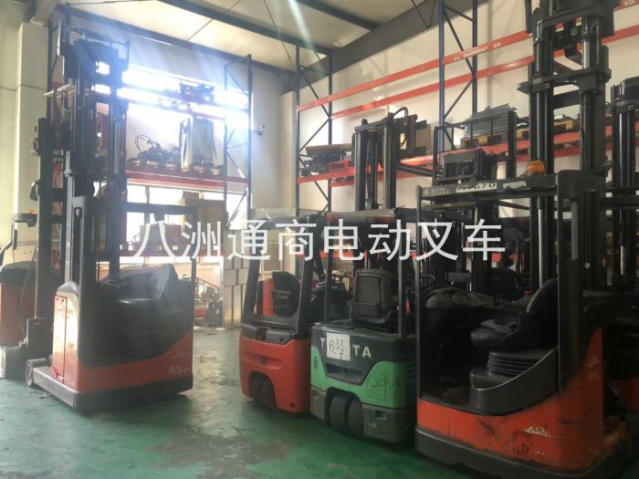 德國原裝進(jìn)口二手林德電動(dòng)叉車 (17)