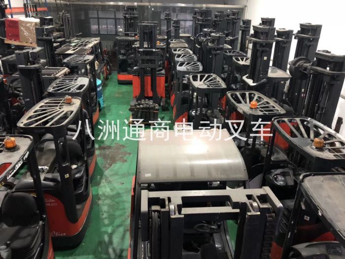 德國原裝進(jìn)口二手林德電動(dòng)叉車 (23)